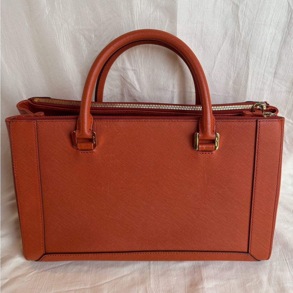 💯Guaranteed Authentic MCM Crossbody and Shoulder Bag Bundle 🥀FIRM PRICE🥀 - Picture 4 of 14